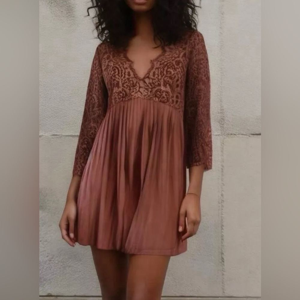 Zara NWT lace pleated dress, large